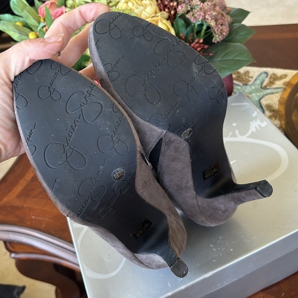 Brand New Jessica Simpson Genuine Suede Gray & Black Slip On Heeled Booties Boot - Picture 13 of 15